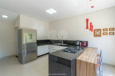 Casa à venda com 4 suítes no condomínio Vale da Santa Fé, Vinhedo - SP