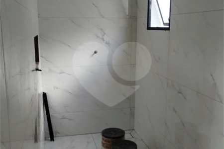 Casa em Atibaia com 3 dormitórios (1 suíte), sala 2 ambientes, piscina, 2 vagas de garagem, aceita financiamento