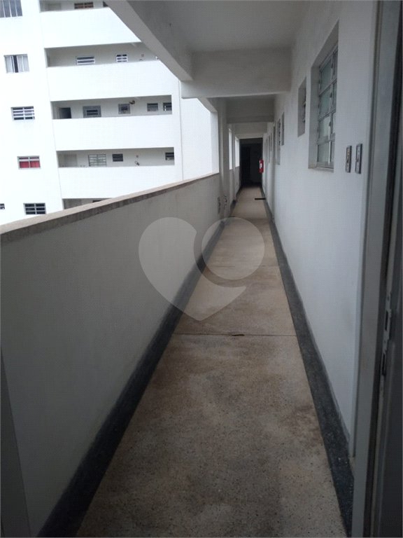 Oportunidade na Sé: Apartamento Reformado e Ensolarado com Localização Estratégica!