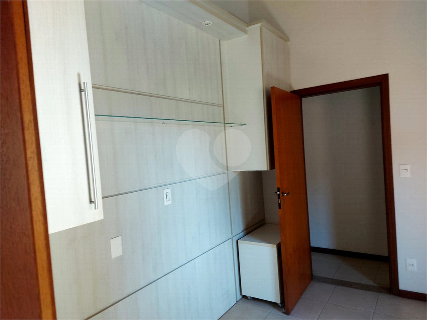 Casa charmosa e elegante localizada no deslumbrante Condomínio Villagio Capriccio Louveira SP