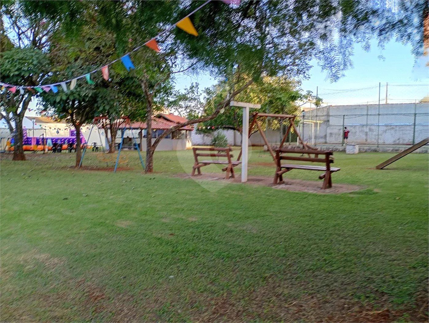 Casa térrea com edícula, com 4 dormitórios à venda no Condomínio Residencial Parque Taquaral em Piracicaba/SP.