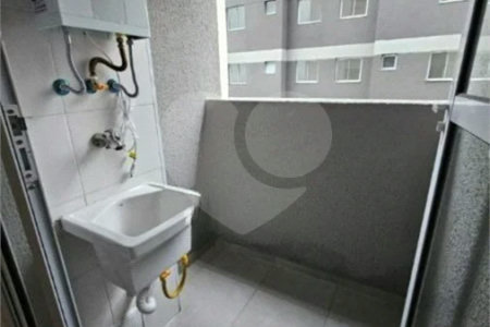 Apartamento com 38m², 2 dormitórios, à venda no Parque Bristol.