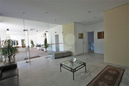 Apartamento próximo ao Metro com 03 dormitórios e 01 Suíte, 2 vagas á venda na Vila Mariana!