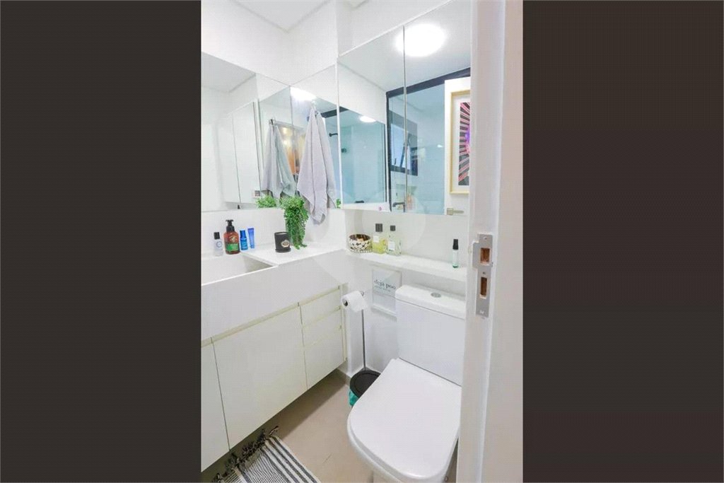 Apartamento à venda na Vila Nova Conceição, mobiliado pronto para morar com varanda e 1 vaga