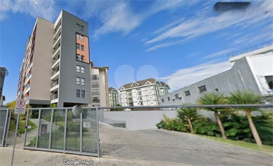 Sala Comercial moderna bem localizada .