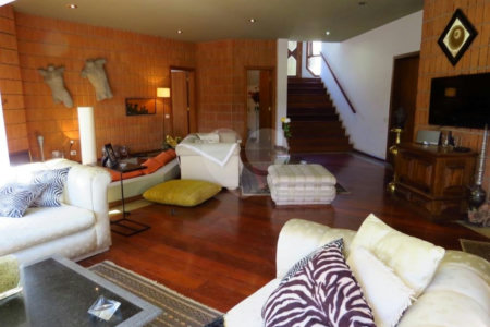 Casa de Vila à venda com 5 quartos, sendo 3 suítes, em Morumbi, São Paulo, SP