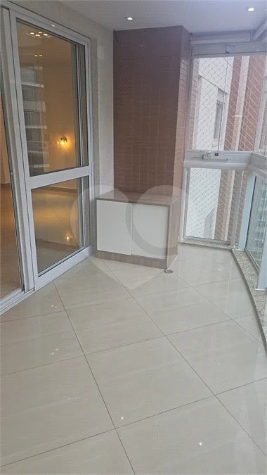 Apartamento para alugar com 3 quartos, sendo 1 suíte,  em Vila Olímpia, São Paulo, SP