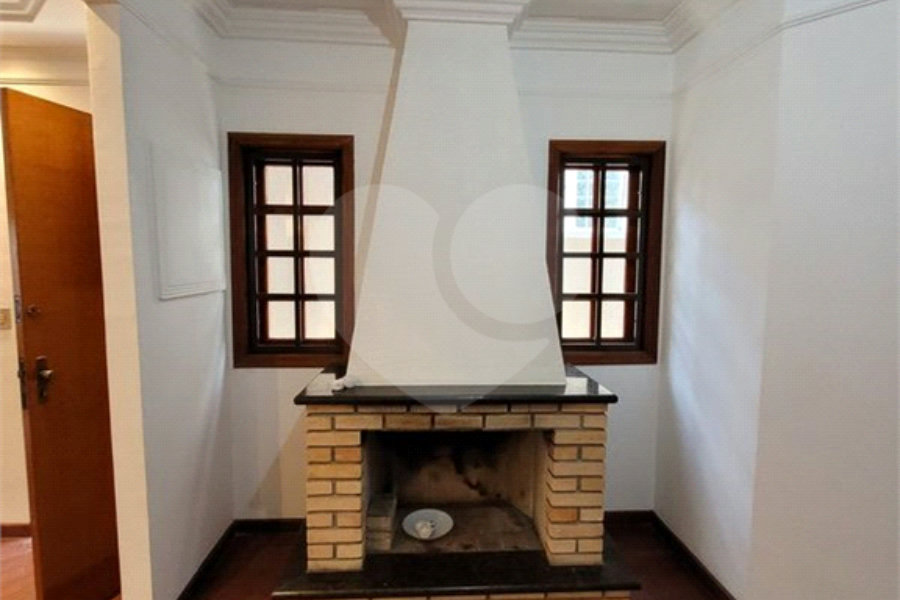 Casa térrea assobradada