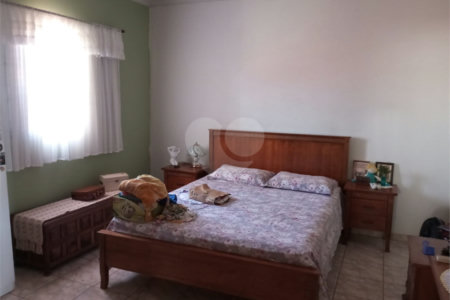 Casa Sobrado Residencial e Comercial no Maria Stella Fagá