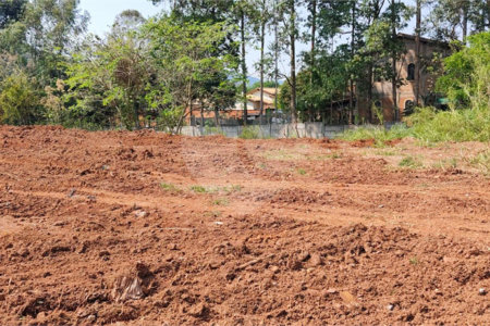Terreno em Atibaia com 3.410 metros, pronto para construir, topografia plana, excelente localização