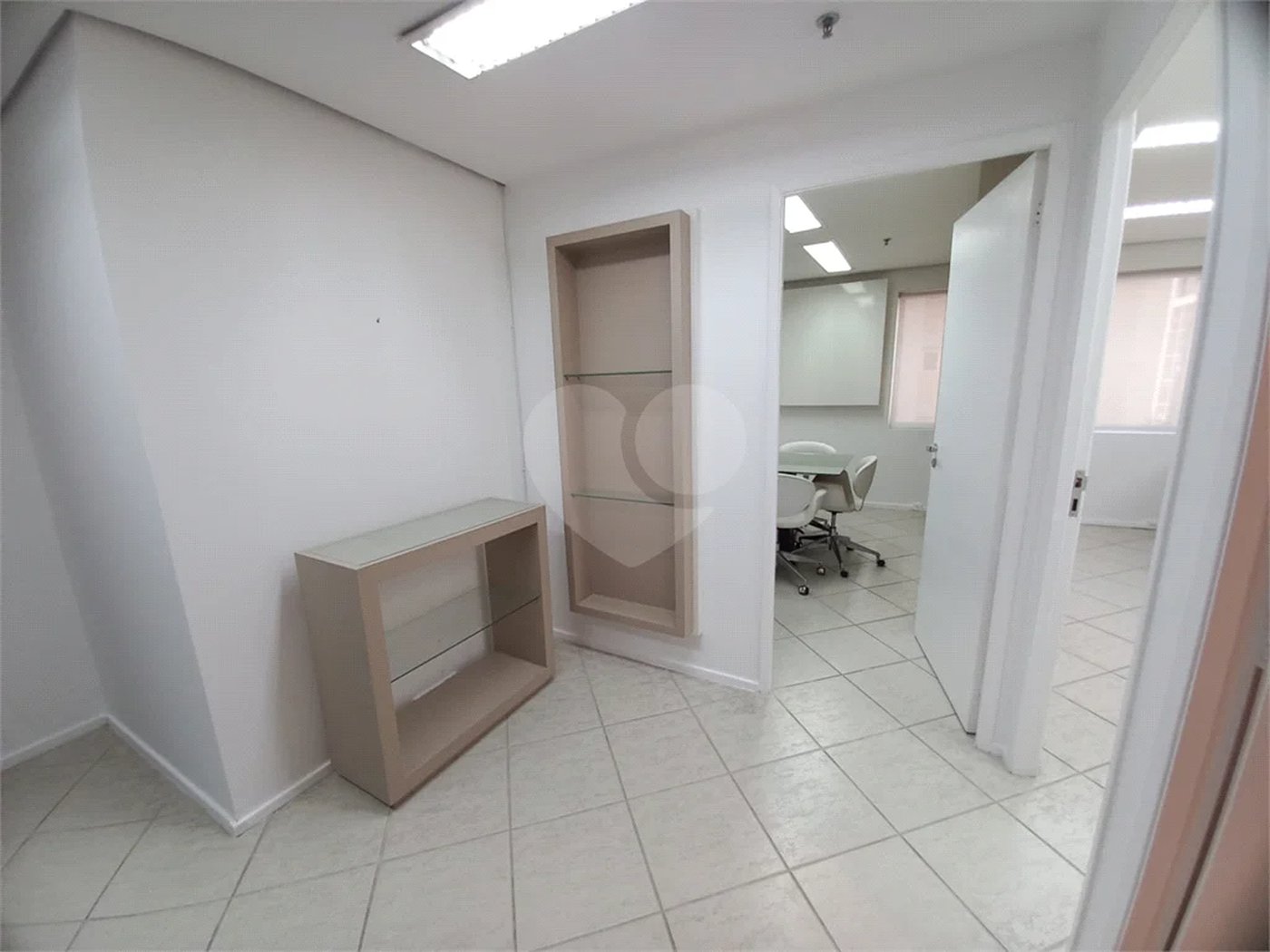 Sala comercial mobiliada para locação no Paraíso
