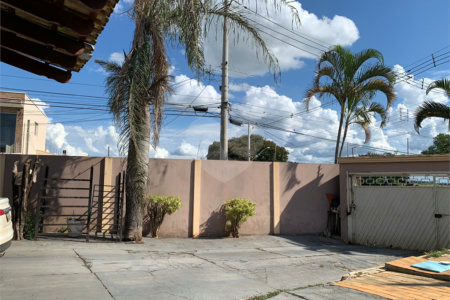 Casa de 3 quartos em Ibaté - SP