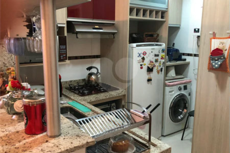 Apartamento em Bragança Paulista com 1 suíte, cozinha americana, varanda, 1 vaga garagem, área lazer com piscina e salão de festas