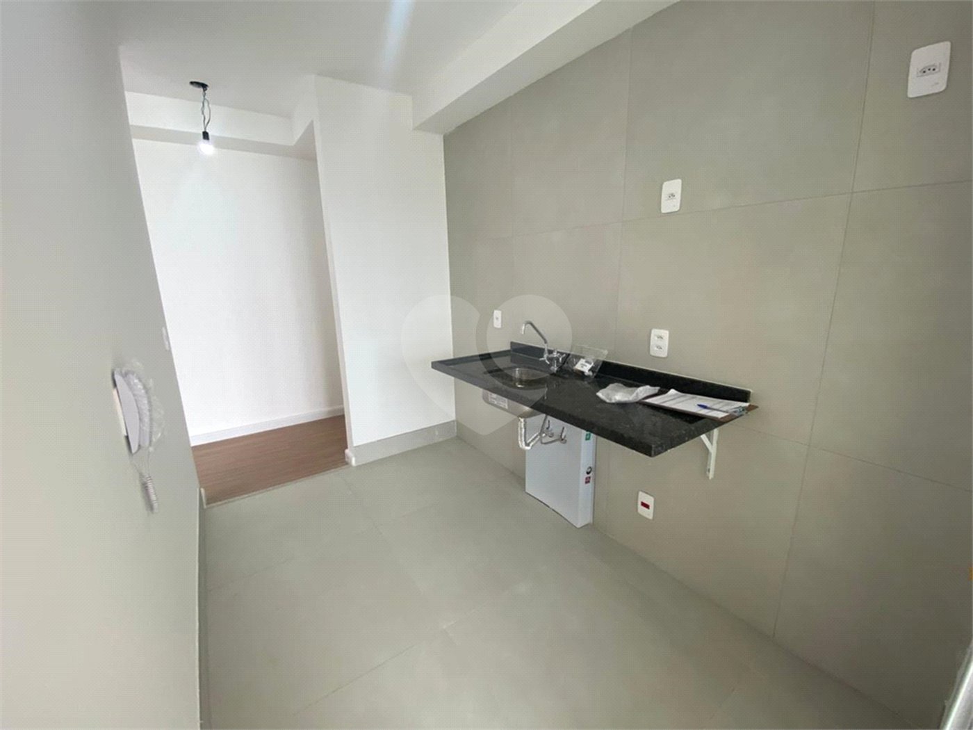 Apartamento com 3 quartos e varanda gourmet próximo do metrô