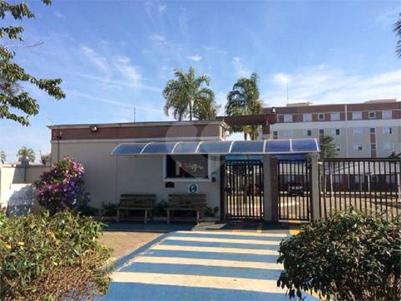 Apartamento no Condomínio Mont Azul.