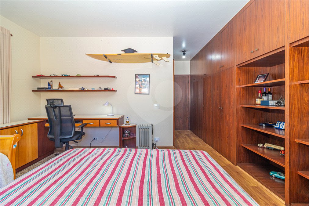 Casa à venda com 3 suítes em Interlagos, São Paulo, SP