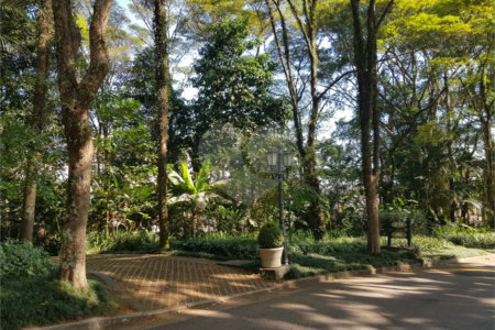 Apartamento no Alto da Boa Vista Condomíno com vasta área verde, lazer e segurança..