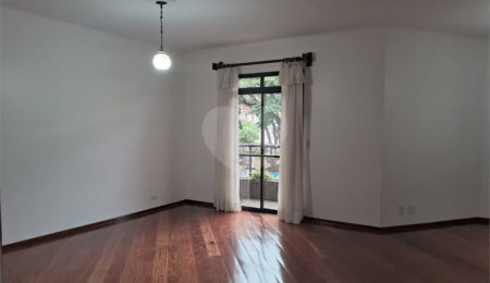 Apartamento à venda com 4 quartos, sendo 2 suítes,  no Centro, Poços de Caldas, MG