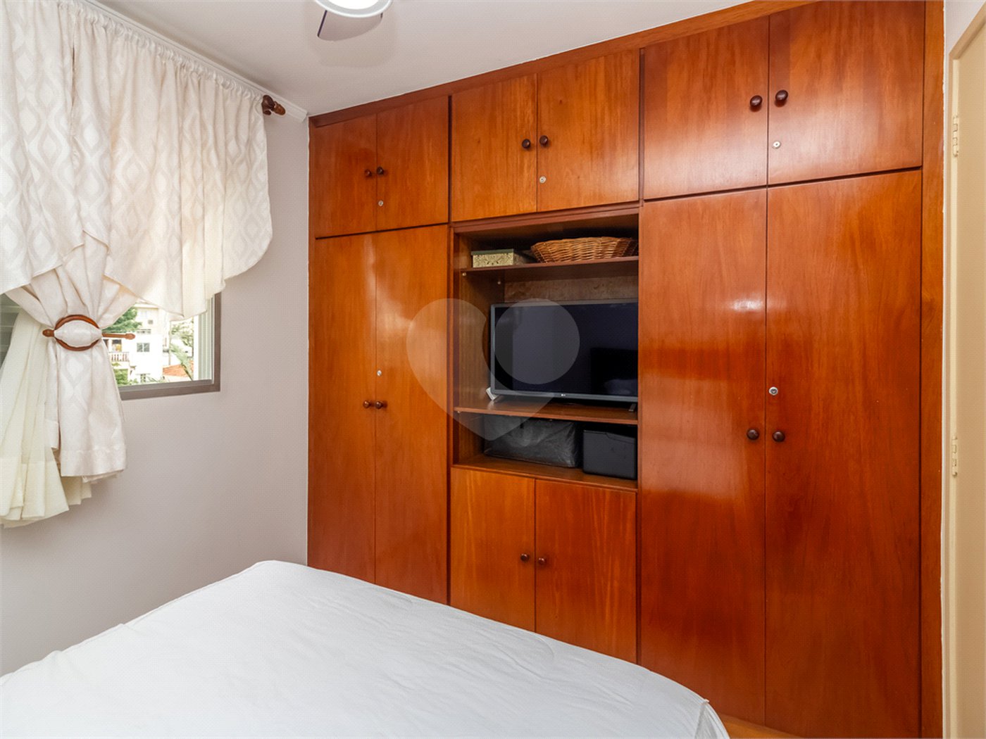 APARTAMENTO 2 QUARTOS 2 VAGAS À VENDA NA SAÚDE VENDER