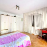 Oportunidade à venda na Vila Ipojuca: Sobrado Espaçoso com 200m²de área construída e 250m2 de terreno - 4 Dormitórios e 5 Vagas de garagem.