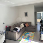 Sobrado com 14 metros de frente , na Região do Jardim Guapira , próximo ao Clube Guapira com 5 dormitórios, sendo 3 suíte com armários embutidos ,banheiro social, Sala para 2 ambientes, escritório com banheiro .cozinha ampla com armários, área de serviço ,dispensa, quintal com banheiro externo c