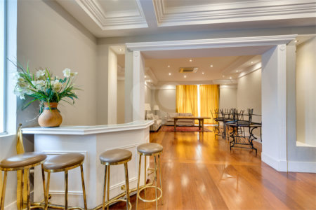 Apartamento à venda com 3 suítes em Real Parque, São Paulo, SP