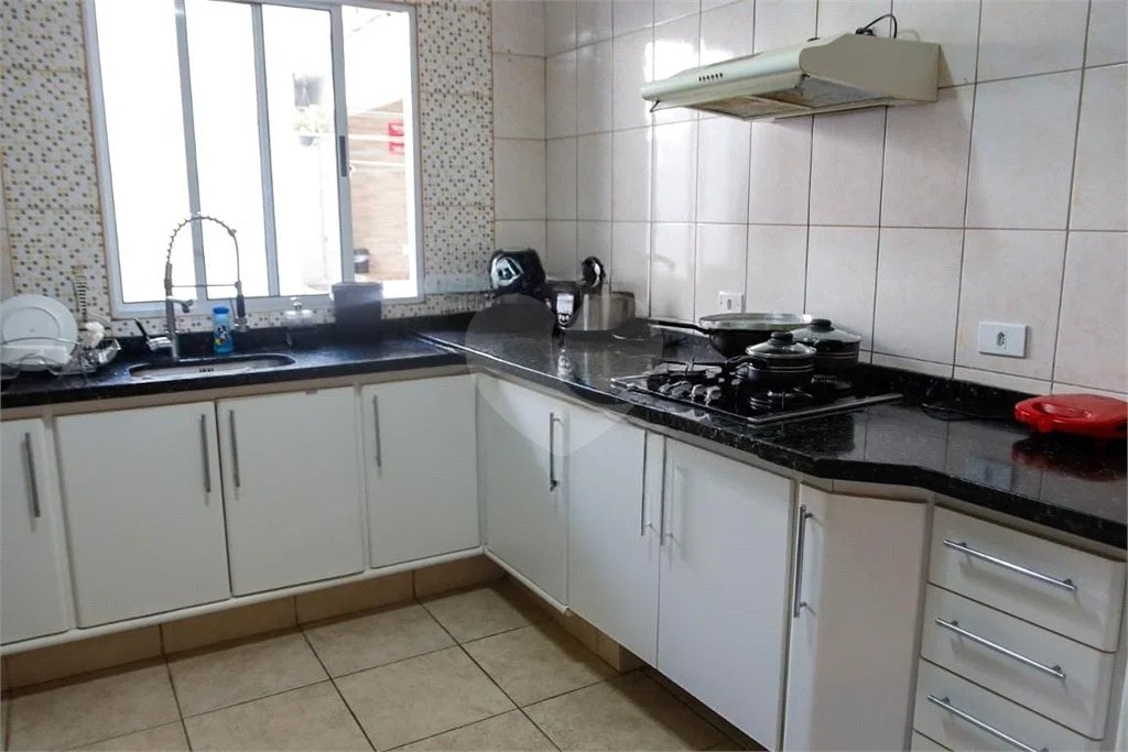 Casa à venda com 222m², 3 quartos e 2 vagas