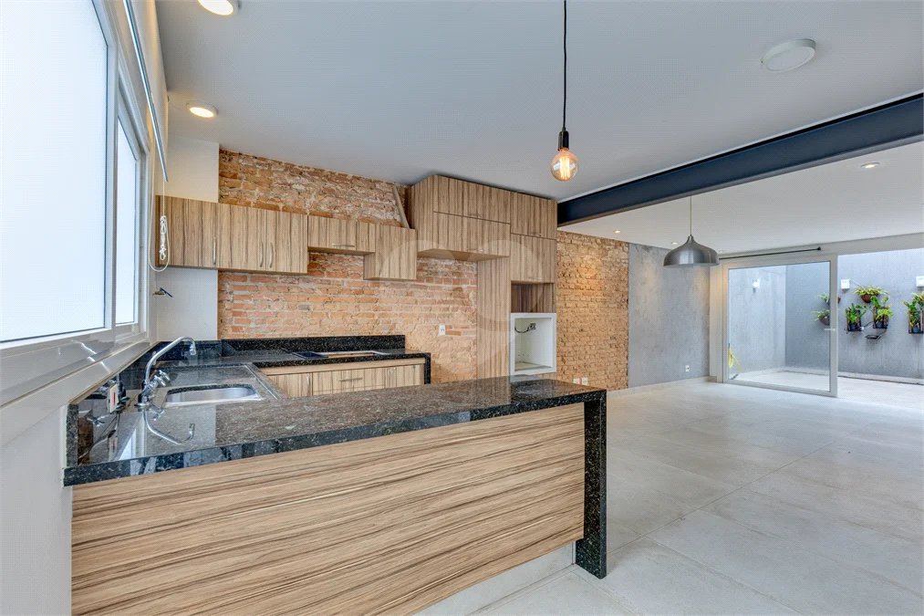 Casa de vila com 2 quartos á venda no Alto da Boa Vista, São Paulo - SP