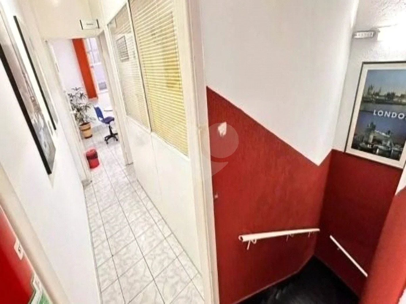 Prédio comercial com 322m², 8 salas, 3 banheiros, à venda no bairro Santo Antônio, São Caetano do Sul