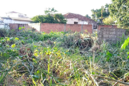 Terreno com 942,00 m² .