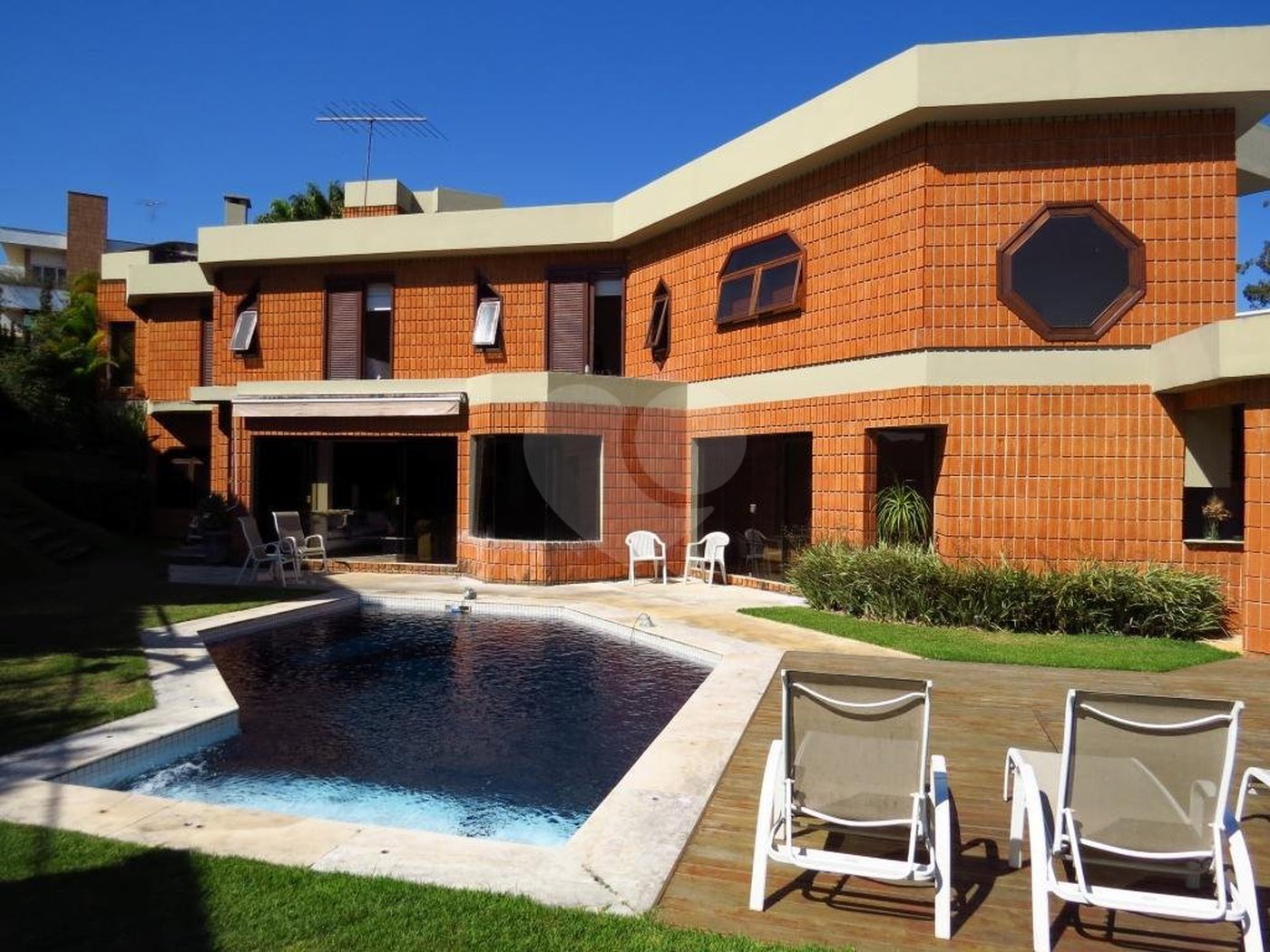 Casa de Vila à venda com 5 quartos, sendo 3 suítes, em Morumbi, São Paulo, SP