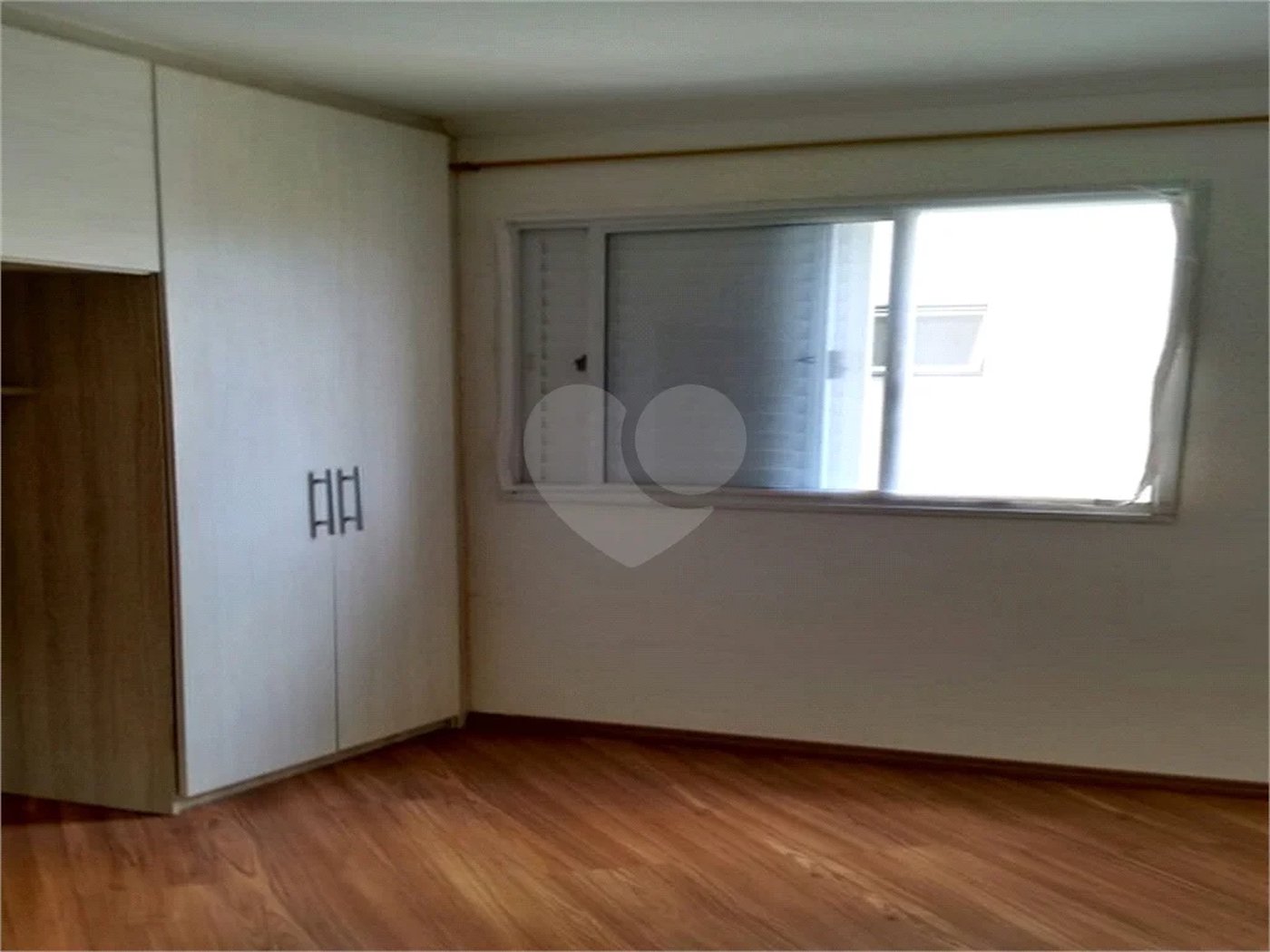 Apartamento à venda, com 1 quarto, armários, varanda, 1 vaga no Jaraguá em São Paulo