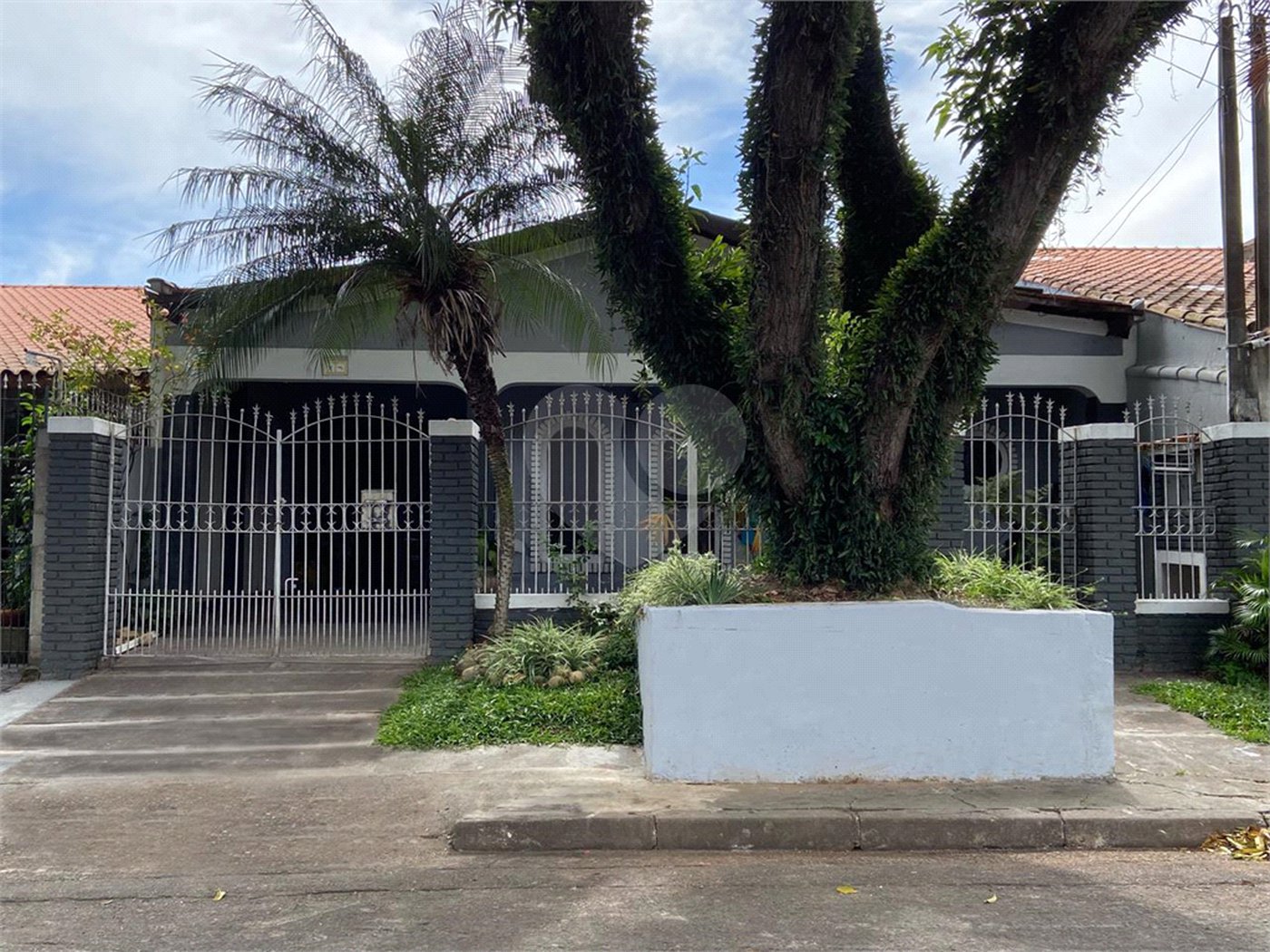 CASA A VENDA NO VISTA VERDE COM 300M², 3 DORMITORIOS, 2 BANHEIOS, 3 VAGAS, SÃO JOSÉ DOS CAMPOS/SP.