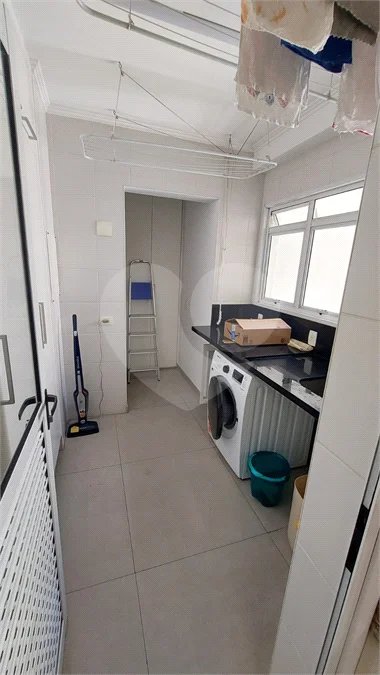 Apartamento de 3 quartos, mobiliado, para locação no Paraíso
