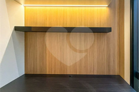 Indaiatuba - Condominio Sapezal - R$ 2.400.000,00 - Área Total 360,00 m² - Área Construída 213,32 m² - TÉRREA - 03 suítes sendo a master com closet; - Escritório; Lavabo; Cozinha com cooktop e planejados; Gourmet com churrasqueira; Ambientes preparados para ar condicionado; Piscina com cascata,