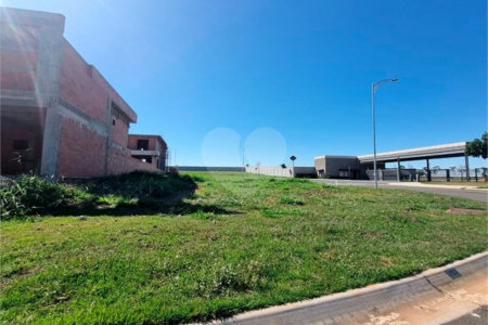 Indaiatuba - Loteamento no Jardim Park Meraki - Excelente oportunidade! Lote espaçoso de 342,12m² disponível por apenas R$ 577.945,00 - Localizado em uma região privilegiada, com IPTU - R$ 300,23 e condomínio - R$ 862,83 - Além disso, sua localização é extremamente conveniente, a apenas 2 minutos