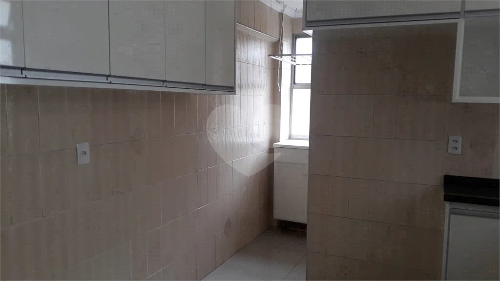 Venda apartamento 2 dormitórios, vaga de garagem fixa, lazer completo. Campo Belo. SP.