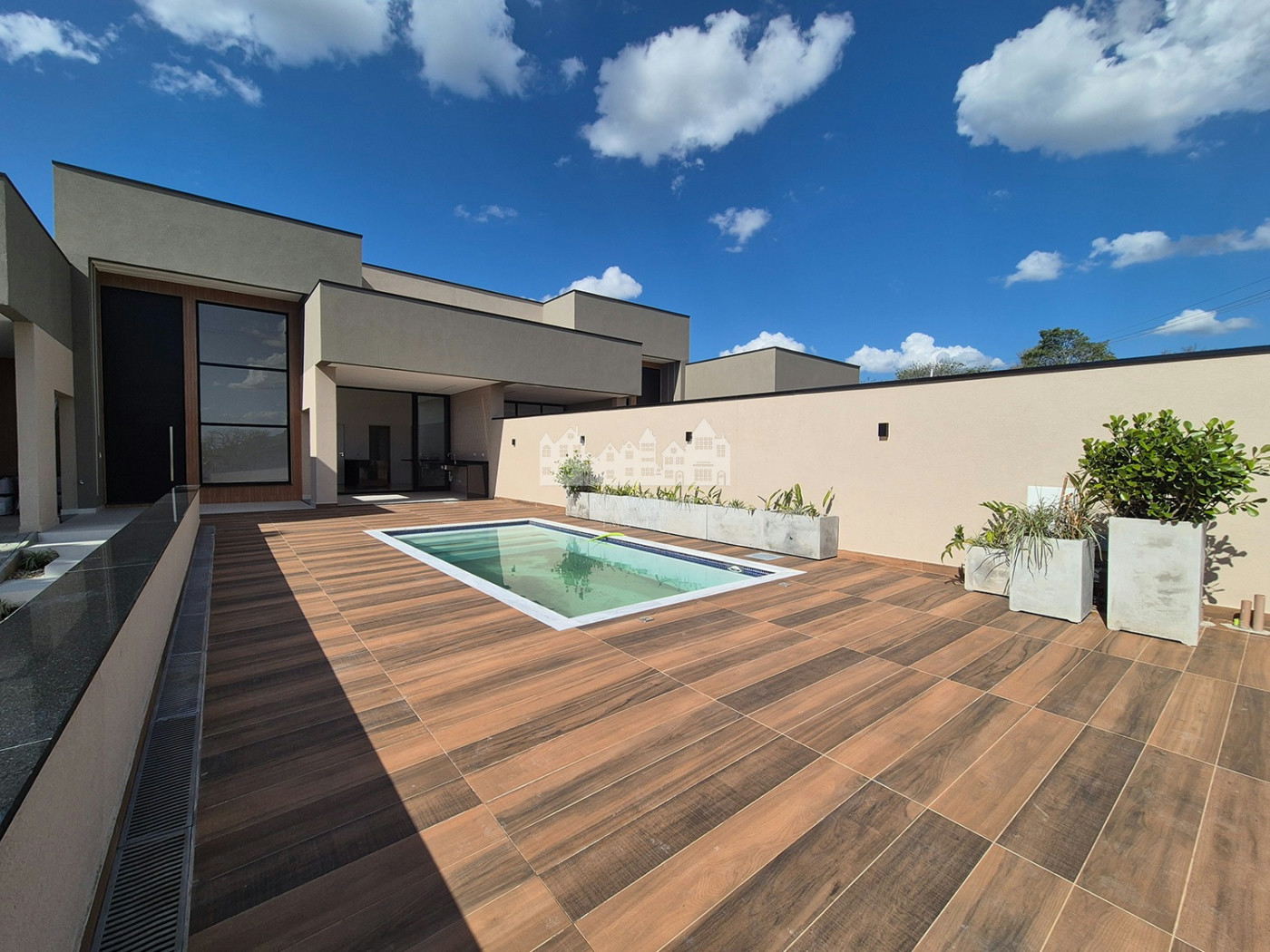 Casa térrea moderna com piscina privativa à venda no Jardim dos Pinheiros, em Atibaia
