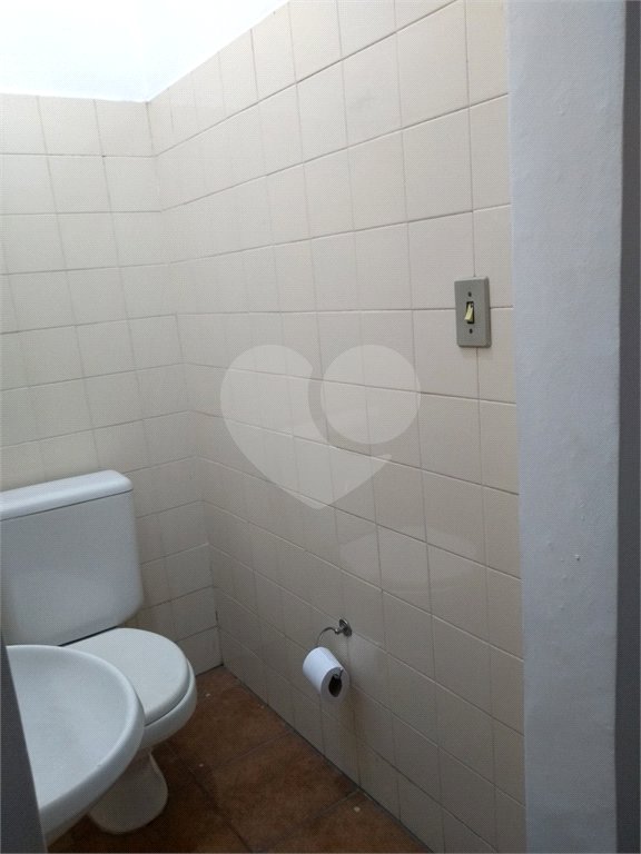Imóvel Comercial com 6 Quartos e 2 banheiros à Venda, 445 m²