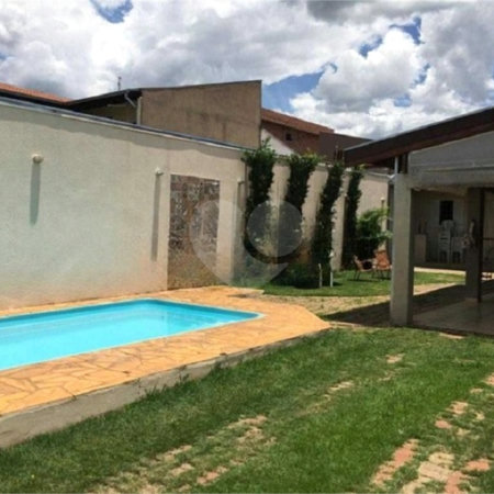 Casa com piscina