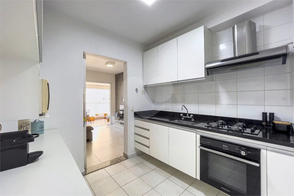 Apartamento à venda com 3 quartos, sendo 1 suíte, em Santo Amaro, São Paulo, SP