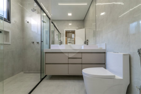 Indaiatuba - SP - Condominio Dona Lucilla - Valor R$2.295.000,00 - 3 suítes + escritório + lavabo - Terreno: 300m2 - Construção: 188m2 - Diferenciais - Móveis planejados no escritório, sala de TV, lavabo, cozinha, área gourmet, lavanderia, banheiros e closet - Ar condicionado em todos os ambie