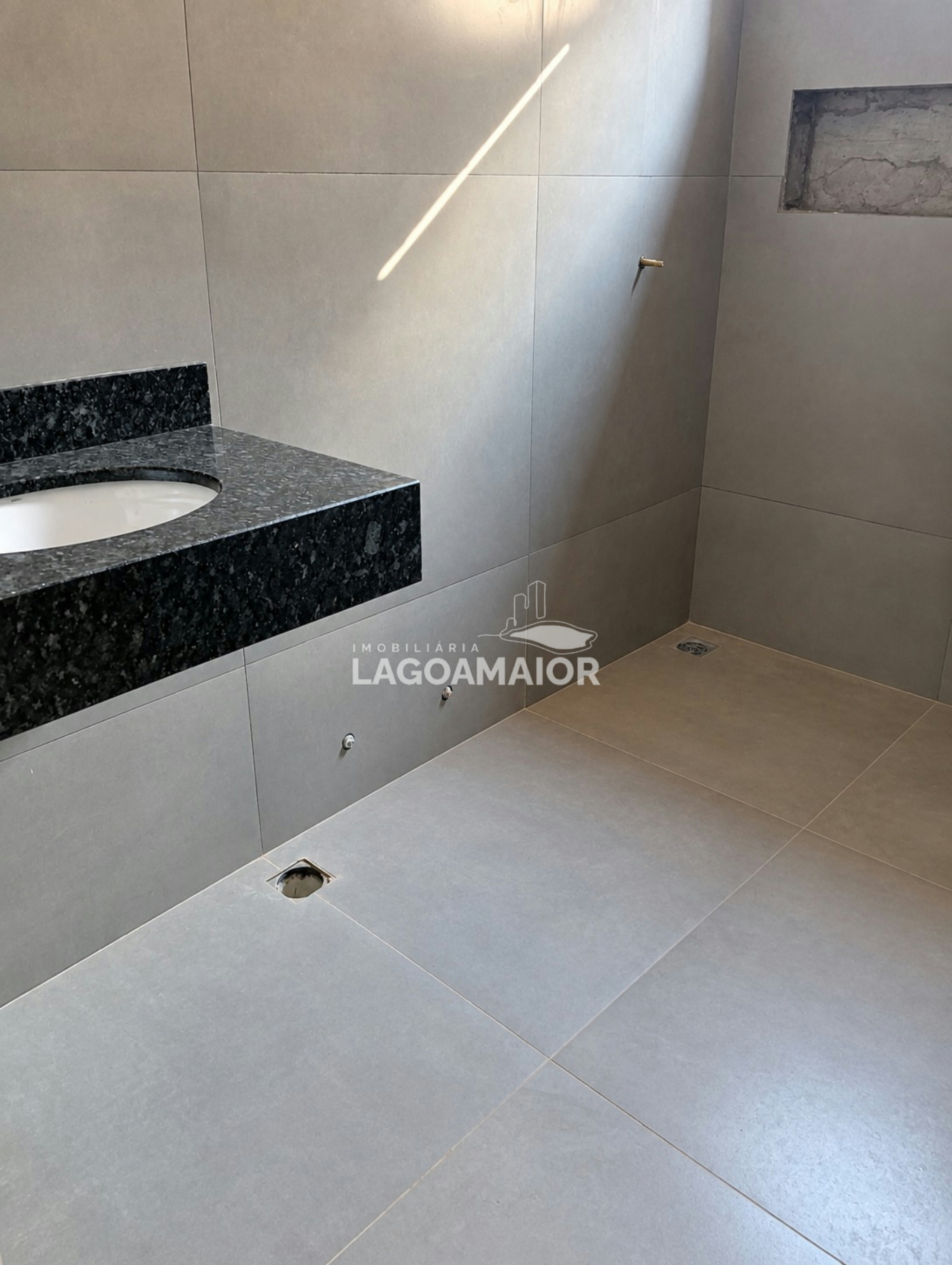 Casa à venda com 3 quartos, sendo 1 suíte, em Bela Vista da Lagoa, Três Lagoas - MS