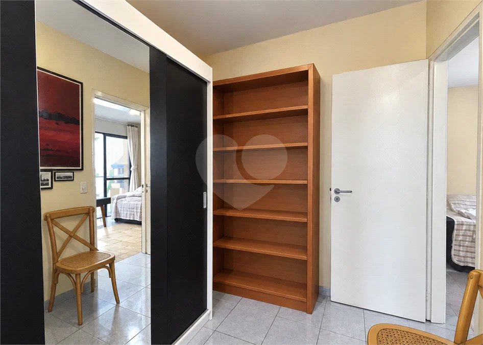 Apartamento 2 quartos, sacada e vaga em Santa Cecília