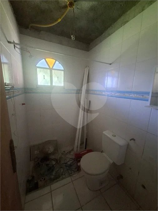 CASA LINEAR PRECISANDO DE REFORMA, 2 QUARTOS COM SUÍTE À VENDA, 121M² DE AREA CONSTRUIDA- CAMPO GRANDE