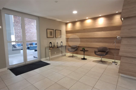 Apartamento com 2 vagas no Campo Belo