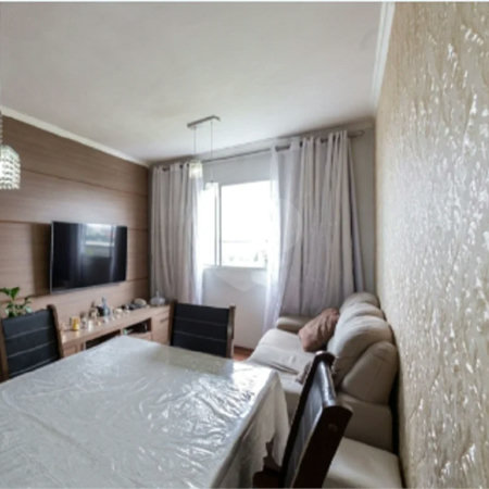 Apartamento na Mooca de 2 dormitórios, sala cozinha e banheiro, com portaria, academia e portaria.