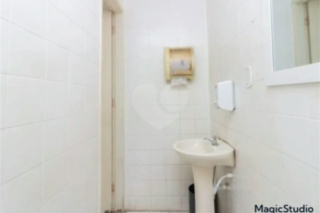 Prédio com 911m² , disponível para venda ou locação na Av. Washingtonís , em Santo Amaro.