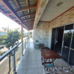 Sobrado 3 quartos e área comercial em baixo.