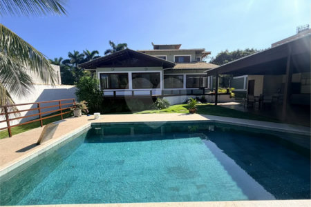 Casa à venda com 4 suítes em Ferradura, Armação dos Búzios, RJ